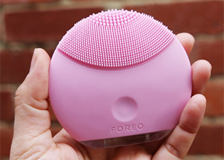 Silicone cleansing brush in the end where is good?